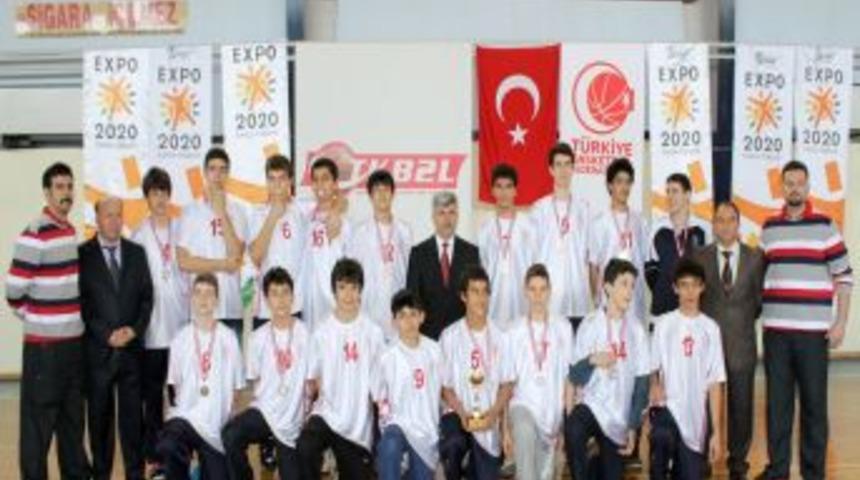 Yamanlar&rsquo;dan Potada &Ccedil;ifte Zafer