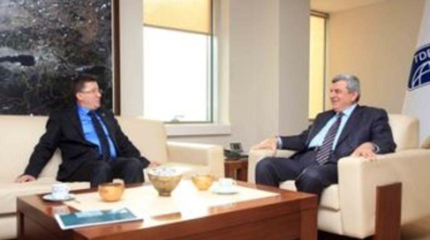 Karaosmanoğlu&rsquo;na T&uuml;rkkan&rsquo;dan ziyaret