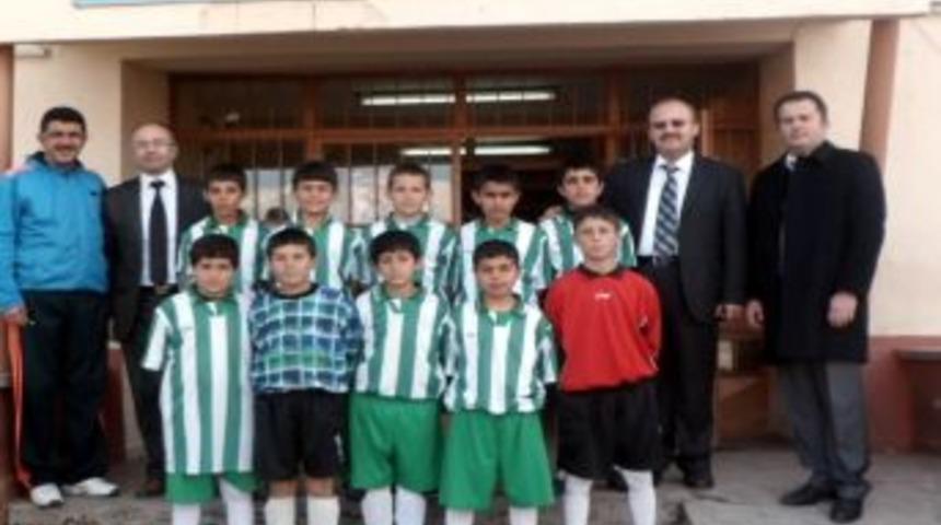 Salihli'nin Minik Futbolcuları Galibiyetle Başladı