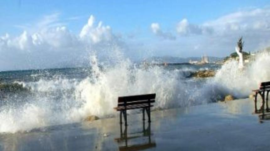 Ege&rsquo;ye Fırtına Uyarısı