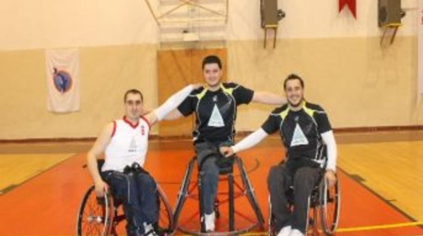 Tekerlekli Sandalye Basketbol Milli Takımı'na Yalova'dan 3 Sporcu