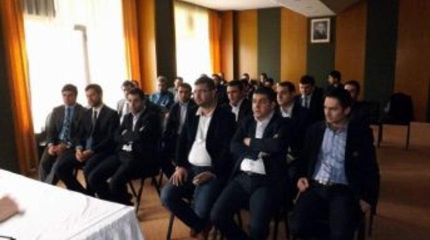 Ak Parti Sivas İl Gen&ccedil;lik Kolları, Siyasi Ve Hukuki İşler B&ouml;lge Toplantısına Katıldı