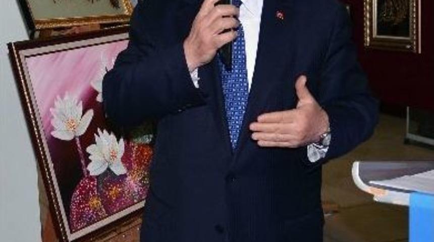 Trabzon&rsquo;da &lsquo;sanat Ve Tasarım Y&uuml;zey S&uuml;sleme&rsquo; Kursuna Katılanlar Belgelerini Aldılar