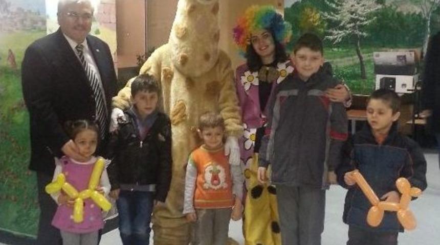 Hastanede Tedavi G&ouml;ren &Ccedil;ocuklara Moral G&uuml;n&uuml;