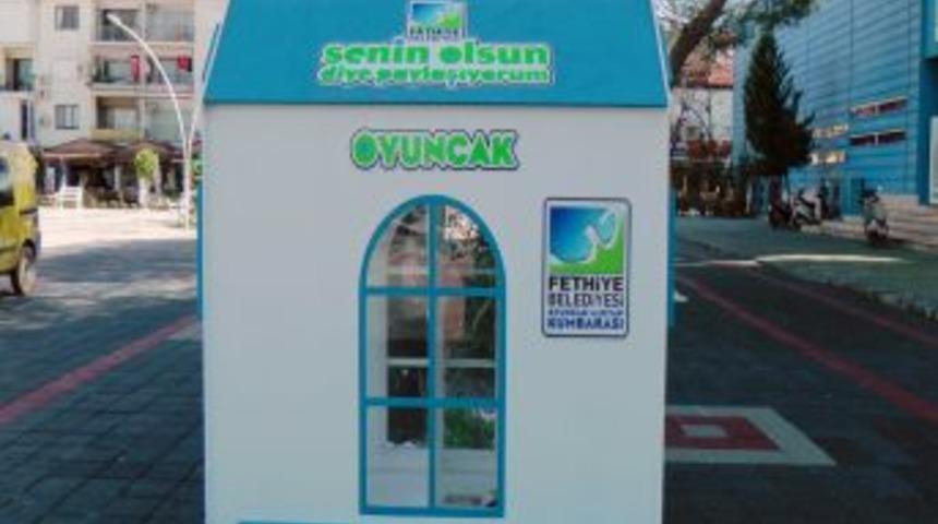 Kullanılmayan Kitap Ve Oyuncaklar Kumbarada Birikecek