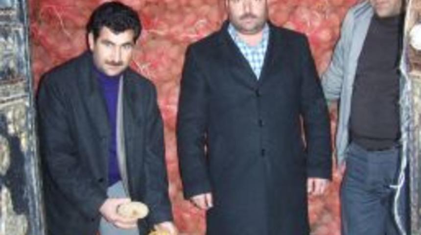 Ahlatlı &Ccedil;ift&ccedil;i Satamadığı Patates I&ccedil;in Şiir Yazdı