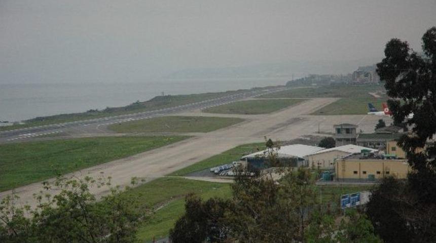 Trabzon Havalimanı&rsquo;nda 2012 Yılında İ&ccedil; Hatlarda Artış, Dış Hatlarda D&uuml;ş&uuml;ş Yaşandı