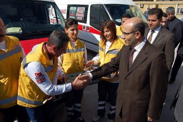 Donanımlı 6 Ambulans Törenle Hizmete Girdi