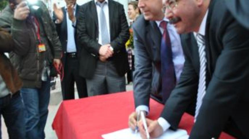 Kuşadası Belediyesi Iş&ccedil;i Maaşlarına Y&uuml;zde 20 Zam Yapıldı