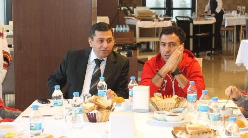 Aib&uuml; Highway Outlet Bayan Hokey Takımı Portekiz&rsquo;e Gitti