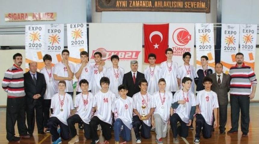Yamanlar&rsquo;dan Potada &Ccedil;ifte Zafer