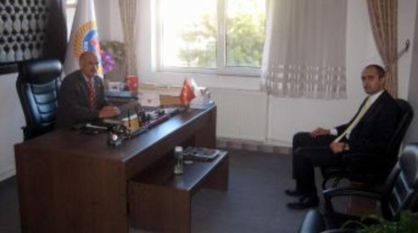 Gemerek Kaymakamı &Ouml;zbey İnkışla Belediyesini Ziyaret Etti