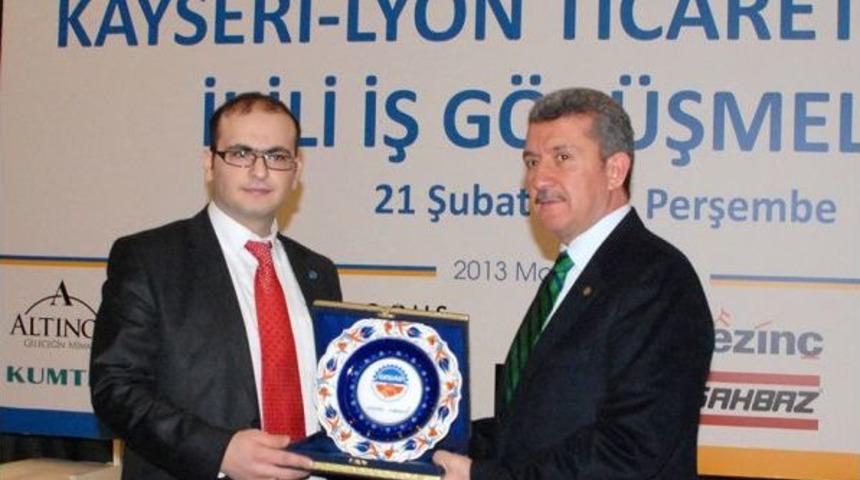 'Avrupa'dan Bakınca T&uuml;rkiye Nefes Alınacak &Uuml;lke Olarak G&ouml;r&uuml;n&uuml;yor'