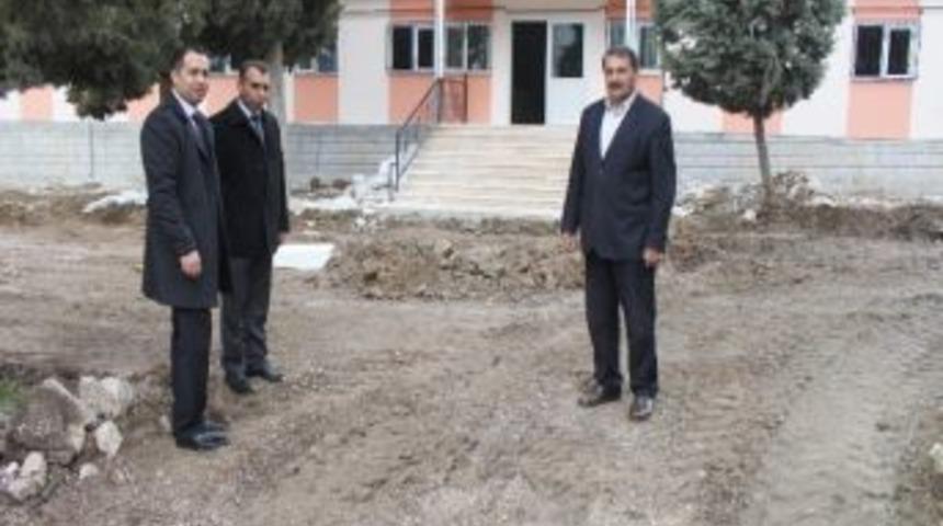 Yapımı Tamamlanan Okulda &Ccedil;evre D&uuml;zenlemesi Başlıyor