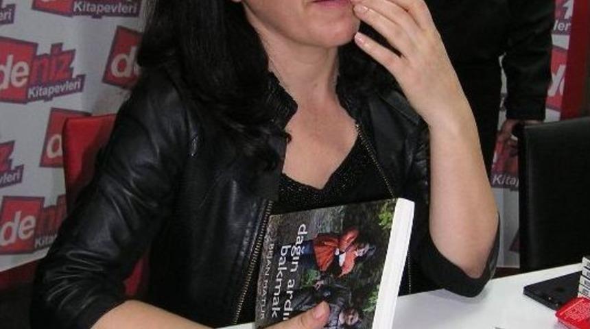 Yazar Bejan Matur, Malatya&rsquo;da Kitaplarını İmzaladı