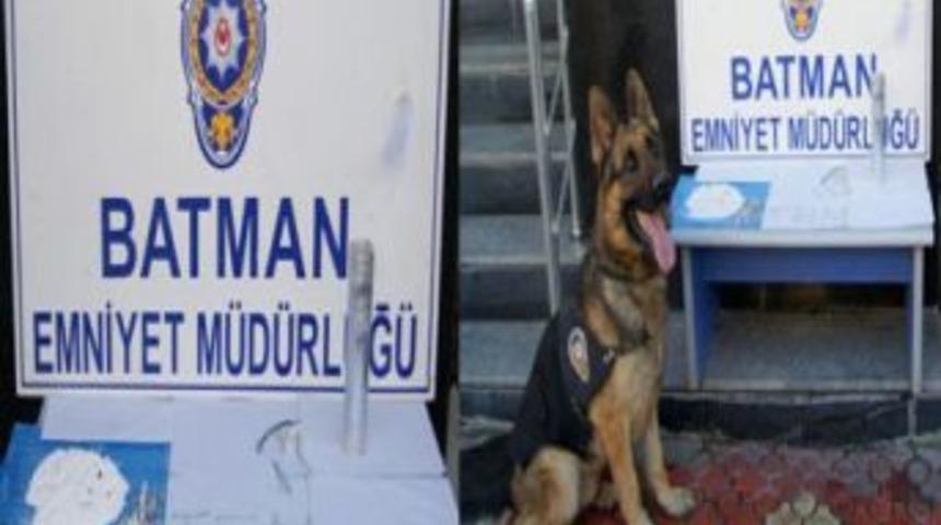 Batman&rsquo;da Boru Tipi Bomba Ve Molotof Ele Ge&ccedil;irildi