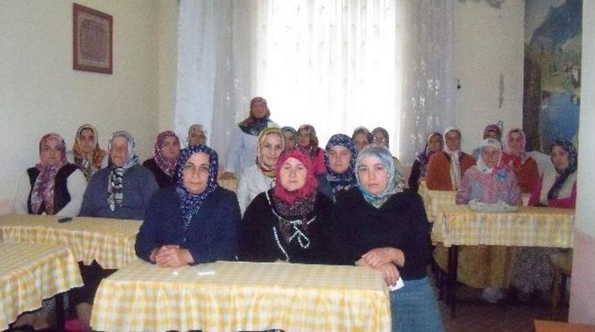 Giresun'un Espiye İl&ccedil;esinde A&ccedil;ılan Kur&rsquo;an Kursu'na Bayanlar B&uuml;y&uuml;k İlgi G&ouml;steriyor