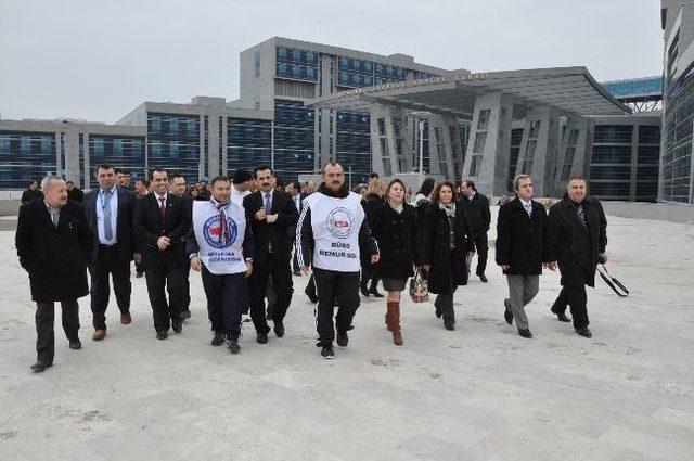 İstanbul’dan Ankara’ya Yürüyen Büro Memur-sen Genel Başkanı Yusuf Yazgan: