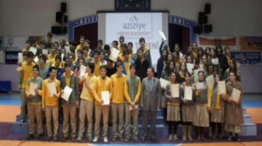 &Ouml;zel Aziziye Lisesi, Başarılı &Ouml;ğrencilerini &Ouml;d&uuml;llendirdi