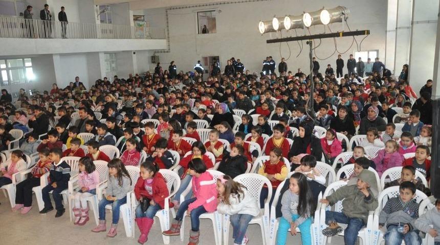 &Ccedil;ocuklara Tiyatroyla &Ccedil;evrenin &Ouml;nemi Anlatıldı