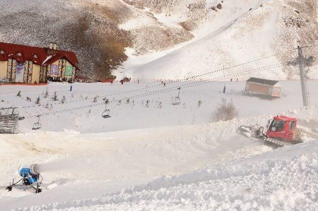 Snowboard Şampiyonası İçin Hazırlıklar Tam Gaz