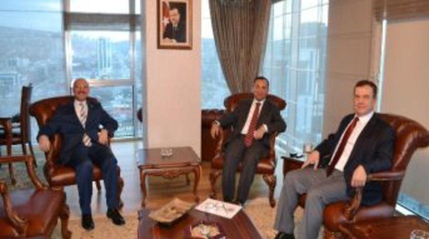 "bulgaristan'da T&uuml;rk&ccedil;e Se&ccedil;meli Ders Olmaktan &Ccedil;ıkıp Resmi M&uuml;fredata Girmeli"