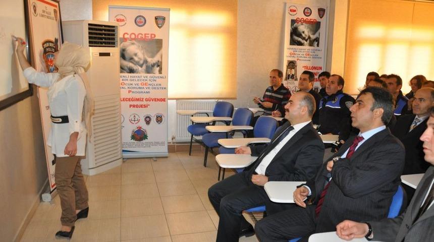 Siirt'te Polisler Arap&ccedil;a Ve K&uuml;rt&ccedil;e Kurs G&ouml;r&uuml;yor