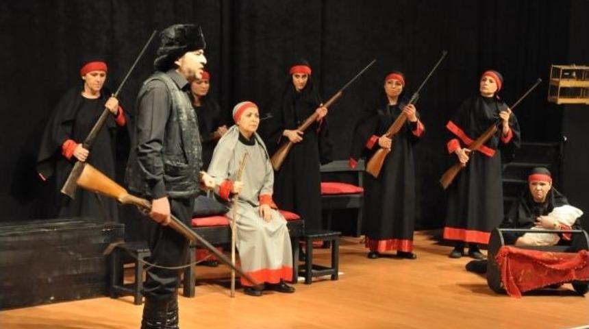 &ldquo;t&ouml;re&rdquo; Turgutlu'da Ayakta Alkışlandı