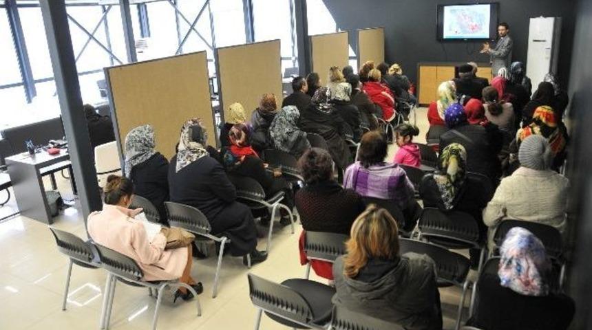 Gaziosmanpaşa&rsquo;da &ldquo;hizmet Yerinde G&ouml;r&uuml;l&uuml;r&rdquo;
