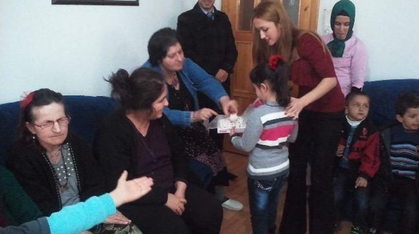 Miniklerden Yaşlılara Ziyaret