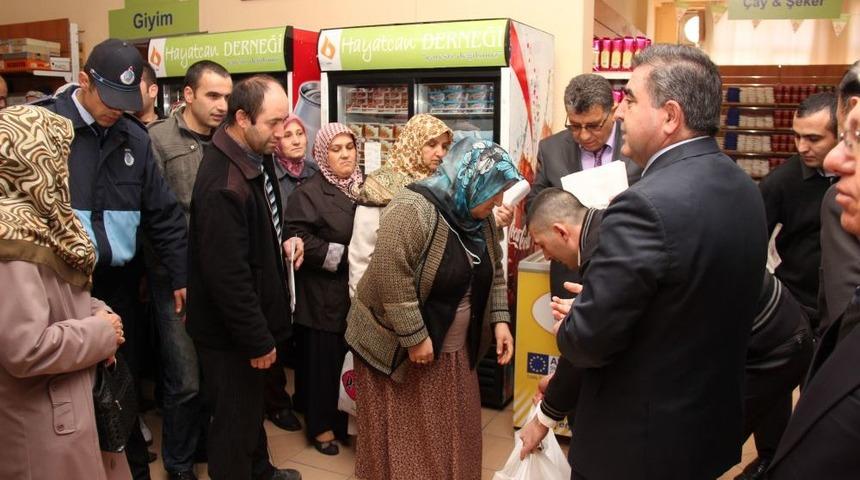 Amasya Belediyesi Ve Hayatcan Derneği'nden Kış Paketi