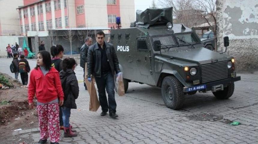 Diyarbakır'da kavga: 1 &ouml;l&uuml;, 3 yaralı