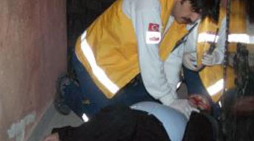 Evinin girişinde silahla &ouml;ld&uuml;r&uuml;ld&uuml;