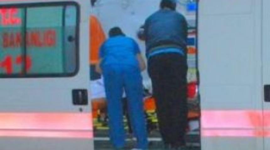 Kızların bı&ccedil;aklı kavgası ;1 yaralı