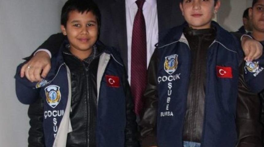 &Ccedil;ocuk Polisi Bursa'yı G&ouml;rmeyen &Ccedil;ocuklara Bursa'yı Gezdirdi