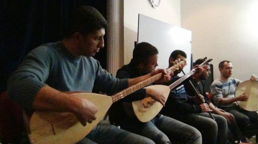 Erciş&rsquo;te G&ouml;n&uuml;ll&uuml; &Ouml;ğretmenlerin T&uuml;rk&uuml; Sevdası