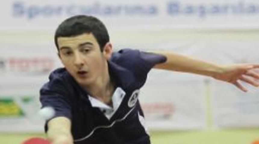 Genç Masa Tenisçiler Göz Doldurdu