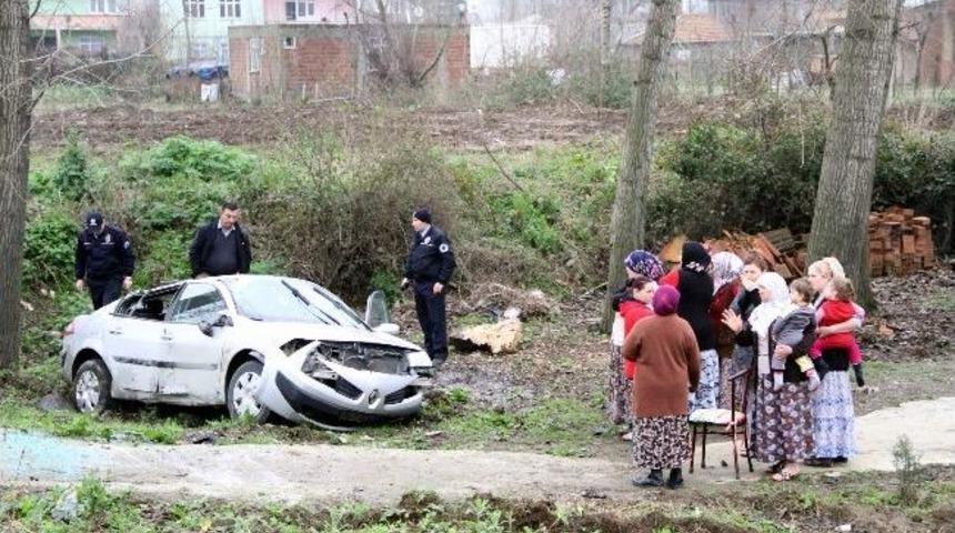 Otomobil Tarlaya U&ccedil;tu: 1 Yaralı