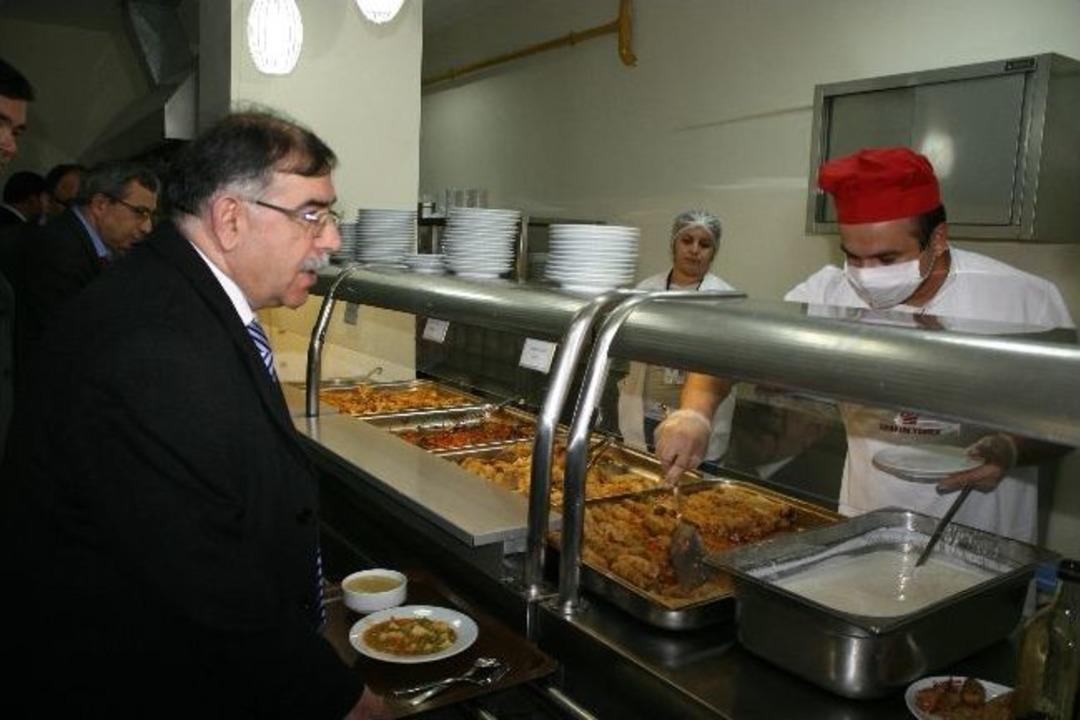 Vali Yılmaz'dan &Uuml;niversitelilere Ziyaret