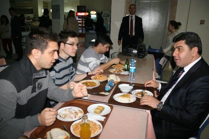 Vali Yılmaz'dan Üniversitelilere Ziyaret G3