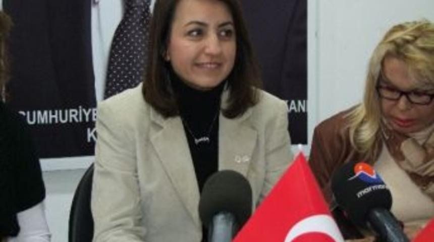 Chp Marmaris İl&ccedil;e Kadın Kolları Başkanı G&ouml;k&ccedil;e İstifa Etti