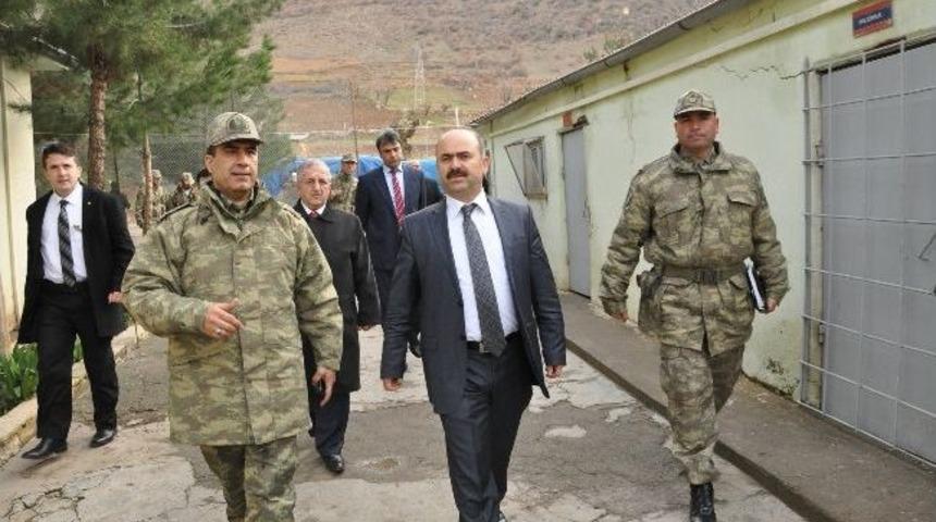 Vali Aydın Taziye Ziyareti İ&ccedil;in Bayraktepe K&ouml;y&uuml;ne Gitti