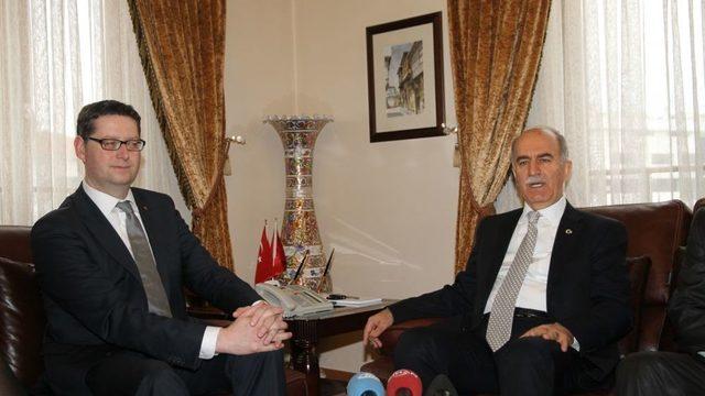 Bursa Ile Hessen Eyaleti Mesleki Eğitimde Işbirliğine Gidiyor