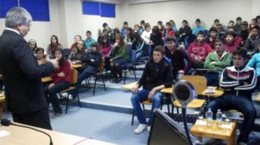 &Ouml;ğrencilere "doğruluk Ve D&uuml;r&uuml;stl&uuml;k" Konferansı