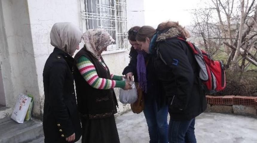 Gen&ccedil; Aktivistler Eşitlik Merkezini Ziyaret Etti