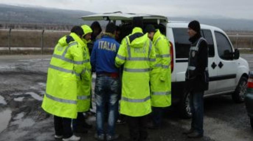 Uşak'ta Yaklaşık 4,5 Kg. Esrar Maddesi Ele Ge&ccedil;irildi