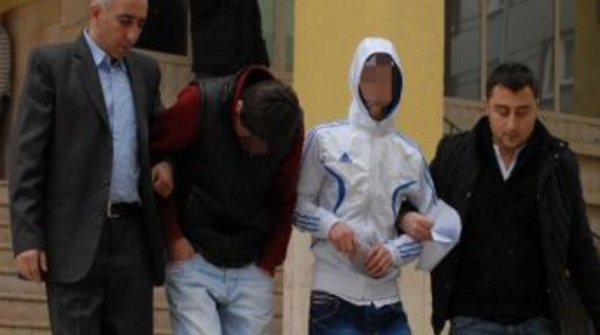 Futbol Sahasının Soyunma Odalarını Soyan 6 Kişi Yakalandı