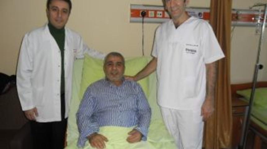 Her İki B&ouml;breğindeki Taşlardan &Ouml;zel Bir Y&ouml;ntemle Tek Seferde Kurtuldu