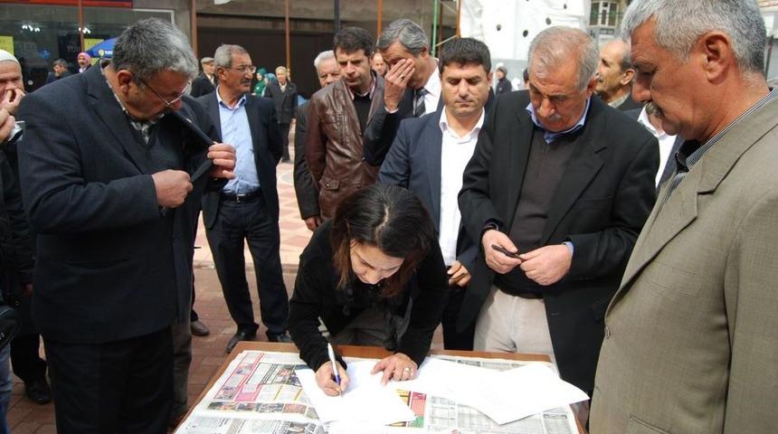 Batman&rsquo;da 'Barışa Omuz Veriyoruz' Imza Kampanyası Başladı