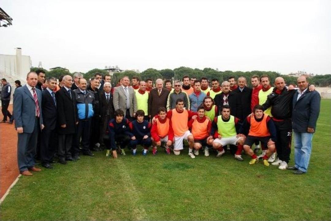 Başkan Okay, Voleybolcuları Ve Futbolcuları Ziyaret Etti